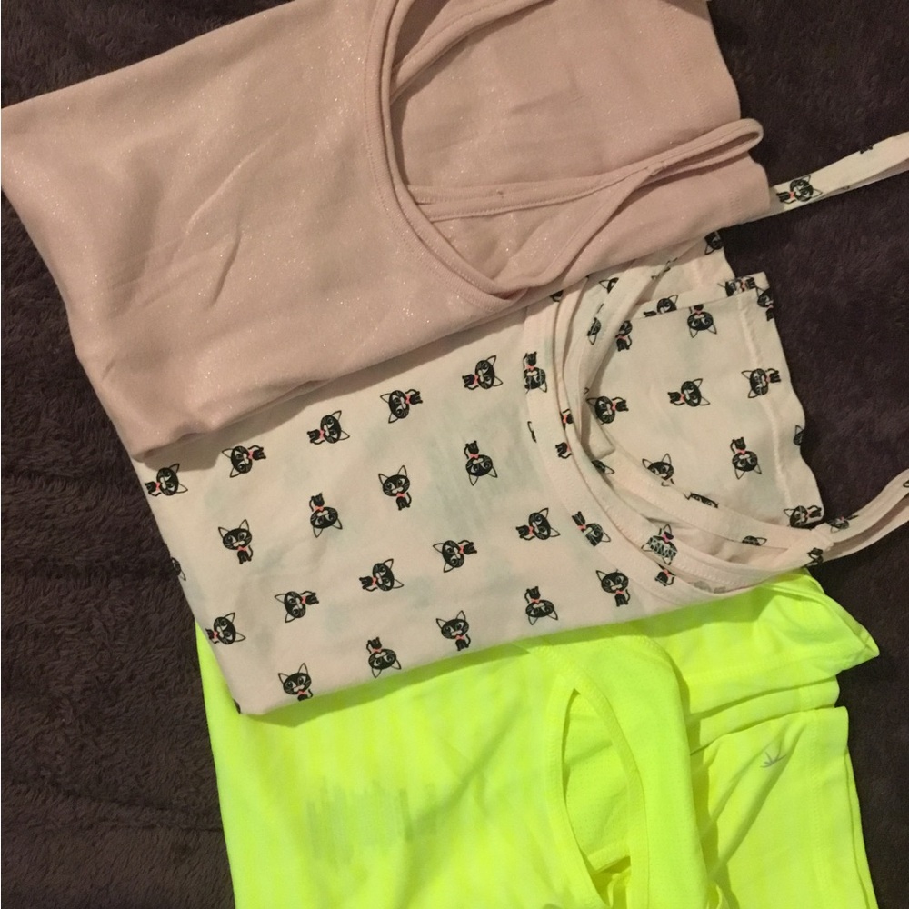 NWOT Women’s Vintage Mixed Bundle Of Tank Top Bundle